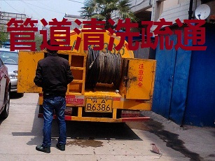 供应麒麟门清理化粪池，管道清洗，隔油池清理高效84433447
